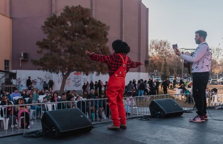 Barrio Cultural continúa con shows, feria y actividades para chicos