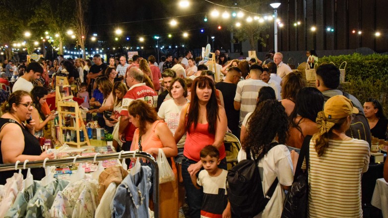 Feria de emprendedores con fines solidarios en el Juan Victoria