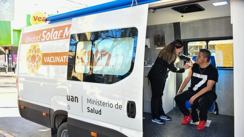 El Vacunatorio Móvil se encuentra en la Plaza Gertrudis Funes