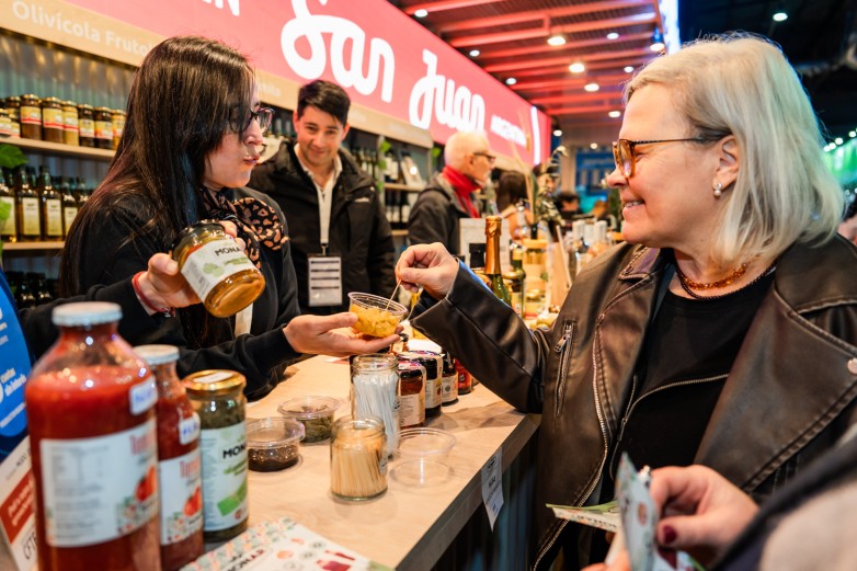 Exportar desde San Juan: empresas locales cautivan al mundo en Caminos y Sabores